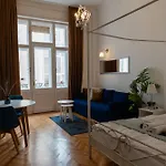 Apartament Downtown W18