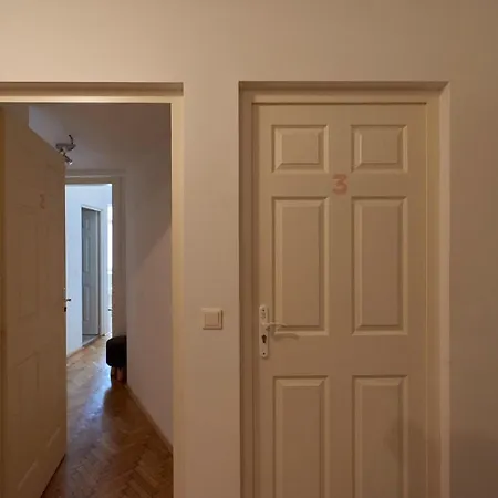 Downtown W18 Apartmán *