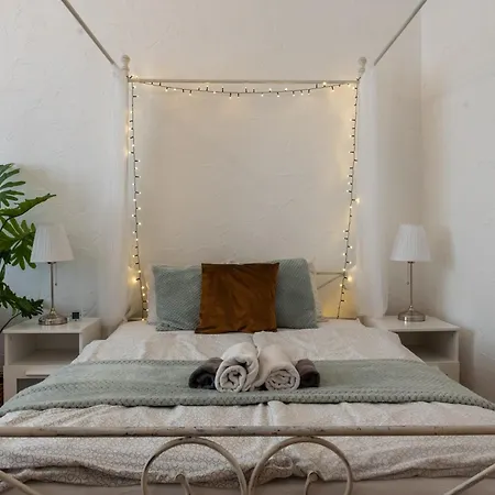 Downtown W18 Apartment
