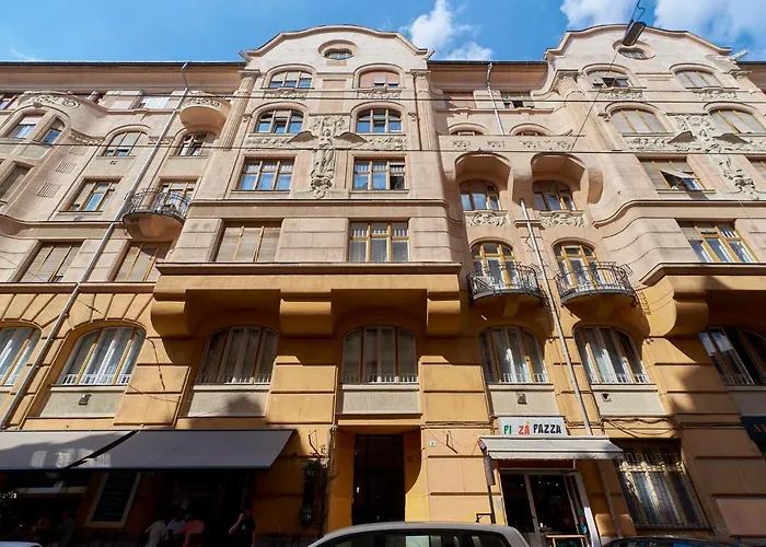 Downtown W18 بودابست