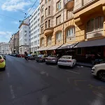 Downtown W18 *
